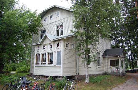 Ent. Lahtisen talo&nbsp;(Sinikka Myyrä&nbsp;4.7.2011)