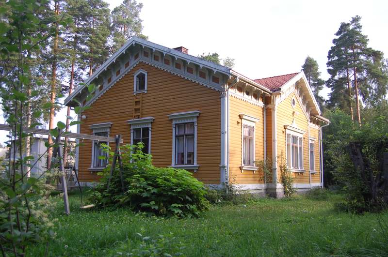 Entinen asemapäällikön talo.&nbsp;(Sinikka Myyrä&nbsp;26.7.2011)