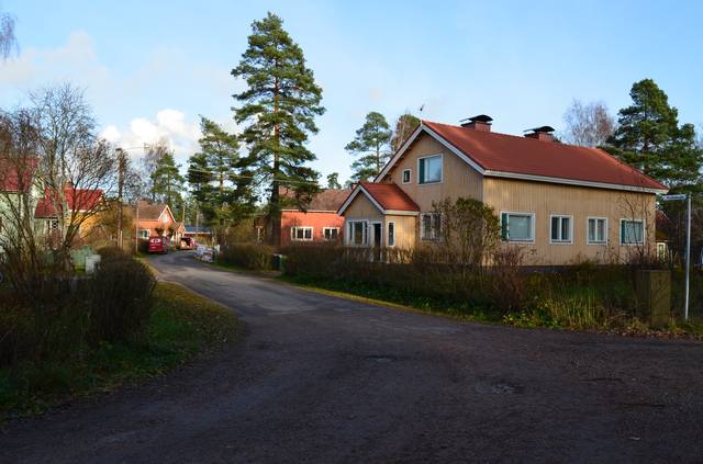 Rullakujan taloja.&nbsp;(Miikka Kurri&nbsp;3.11.2011)