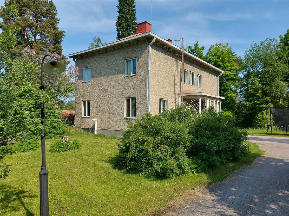 &nbsp;(Niina Uusi-Seppä&nbsp;2023)