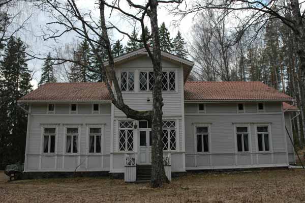 Itäsivu.&nbsp;(Minna Pesu&nbsp;27.4.2005)