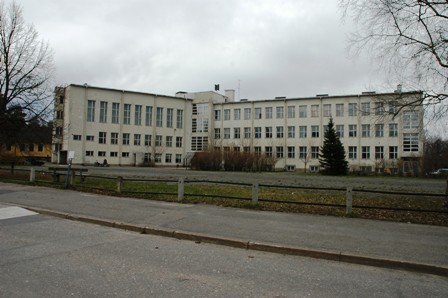 Armilan yläaste idästä/lounaasta kuvattuna.&nbsp;(&nbsp;10.5.2005)