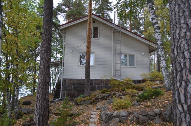 ent. Chymoksen huvila lounaasta&nbsp;(Miikka Kurri&nbsp;19.9.2013)
