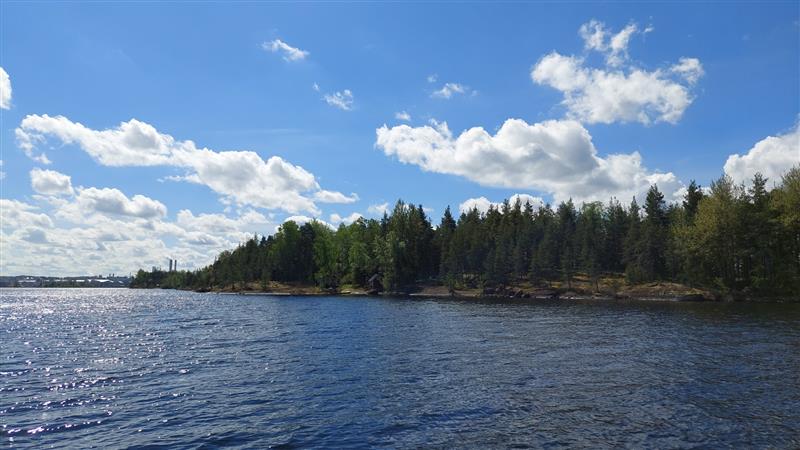 Kohde sijaitsee kallioisella rannalla kaukana naapureista.&nbsp;(Dan Ronimus&nbsp;5/2022)