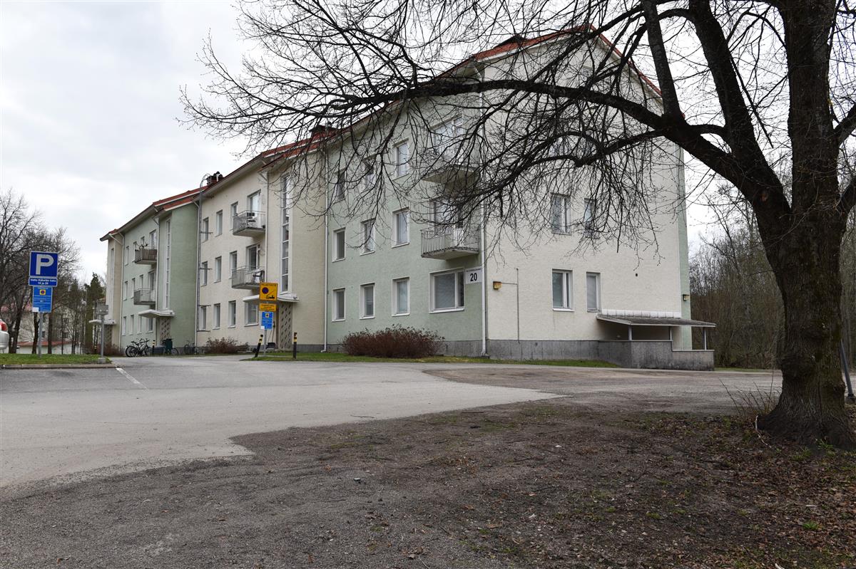Valto Käkelän katu 20, alilääkärien asuintalo.&nbsp;(Teija Ahola&nbsp;2024)