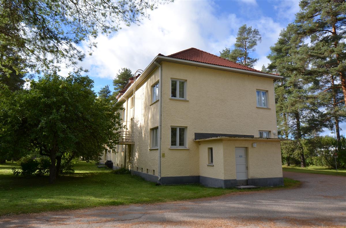 Paraistentie 1 asuinkerrostalo idästä päin kuvattuna.&nbsp;(Päivi Makkonen&nbsp;2025)