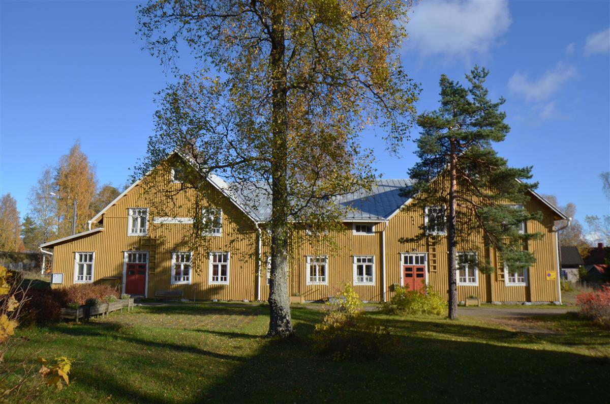 Hakalin työväentalo lännestä päin kuvattuna.&nbsp;(Päivi Makkonen&nbsp;2025)