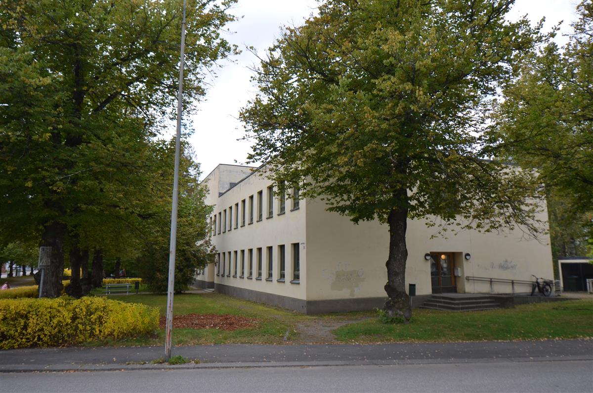 Lauritsala-talo Tietokadulta, idästä päin kuvattuna.&nbsp;(Päivi Makkonen&nbsp;2025)