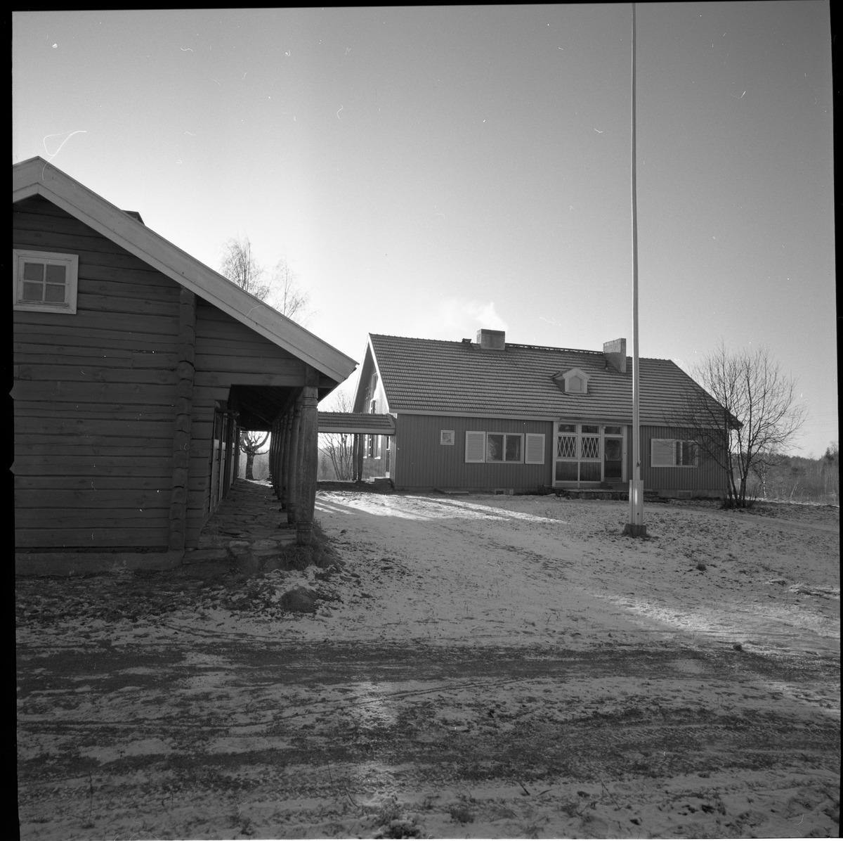 Nuijamaan pappila, päärakennus ja sivurakennus&nbsp;(Kuvapaja&nbsp;1955)
