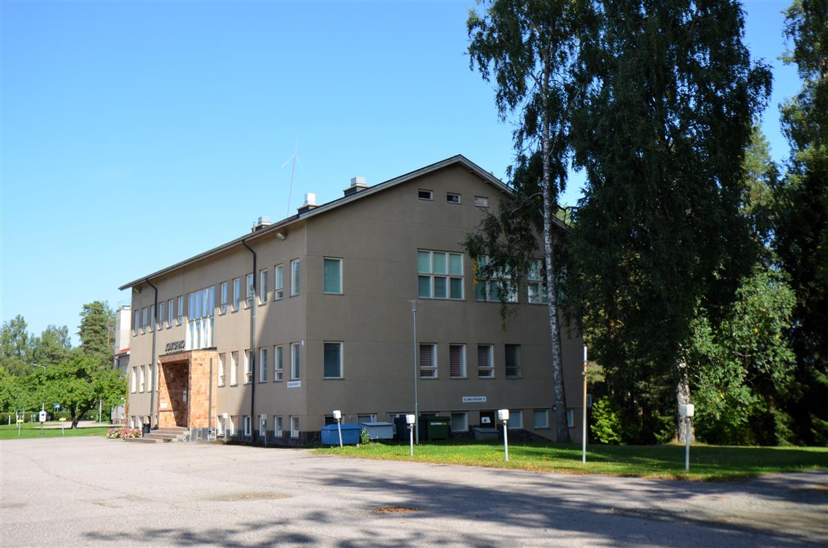 Joutsenon entinen kunnantalo I kaakosta päin kuvattuna.&nbsp;(Päivi Makkonen&nbsp;2026)