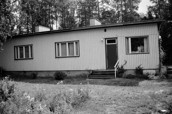 Päärakennus koillisesta&nbsp;(Iiris Virtasalo&nbsp;1999)