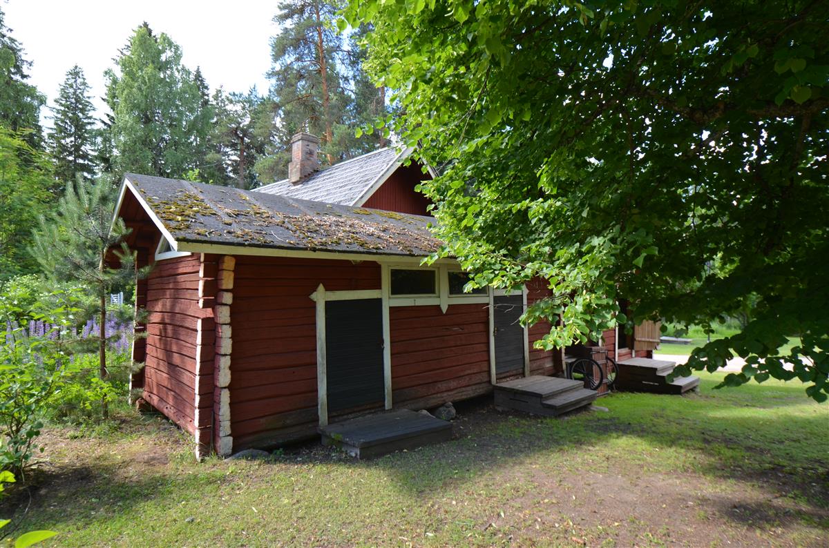 Vilja- ja jauhoaitat pohjoisesta päin kuvattuna. [Kohteen rakennukseen liitetty kuva]&nbsp;(Päivi Makkonen&nbsp;2026)