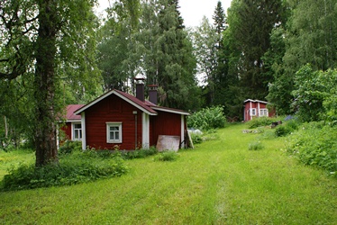 Huvituksen mökki ja ulkorakennus&nbsp;(Teija Ahola&nbsp;2012)