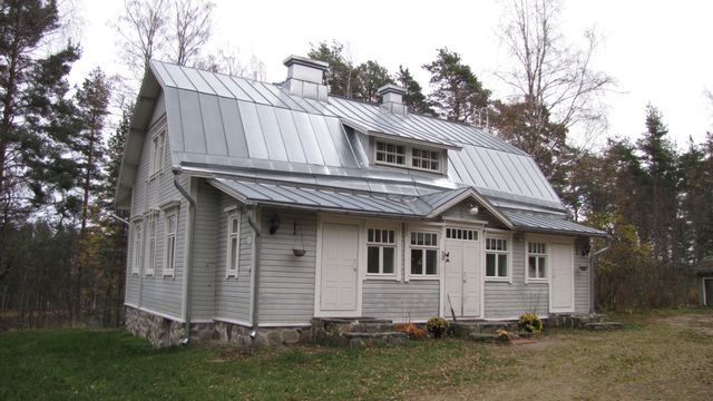 Kanttorila lännestä.&nbsp;(Niina Ahlfors&nbsp;lokakuu 2012)