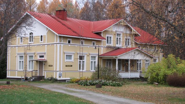 Päärakennus.&nbsp;(Niina Ahlfors&nbsp;lokakuu 2012)