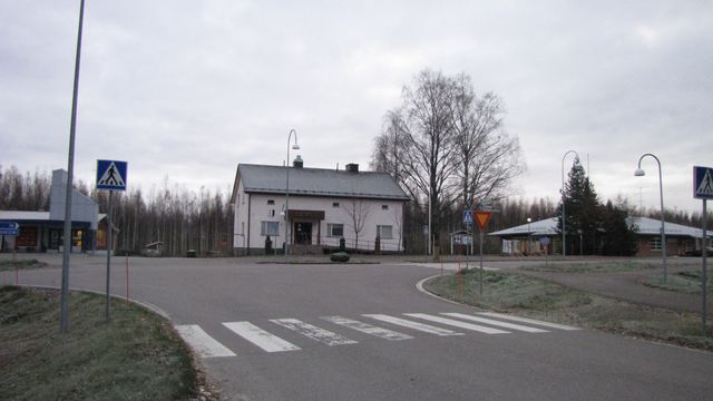 Niukkalan kirjasto (Markkala) Kummuntien suunnasta.&nbsp;(Niina Ahlfors&nbsp;lokakuu 2012)