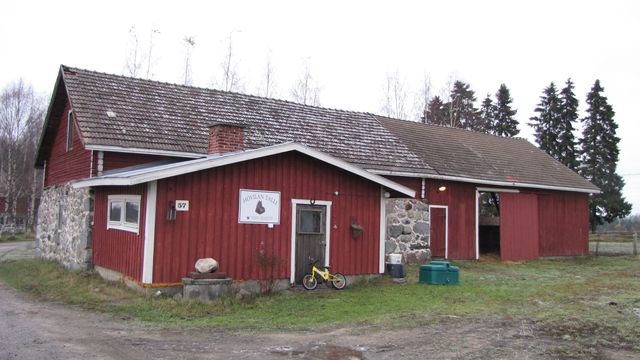 Navettarakennus.&nbsp;(Niina Ahlfors&nbsp;lokakuu 2012)