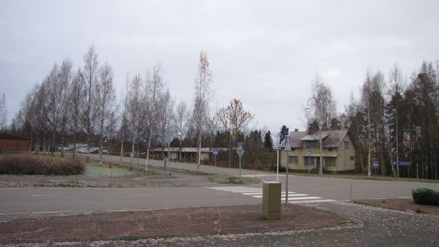 Hovikulma Kummuntien ja Uukuniementien risteyksessä.&nbsp;(Niina Ahlfors&nbsp;lokakuu 2012)
