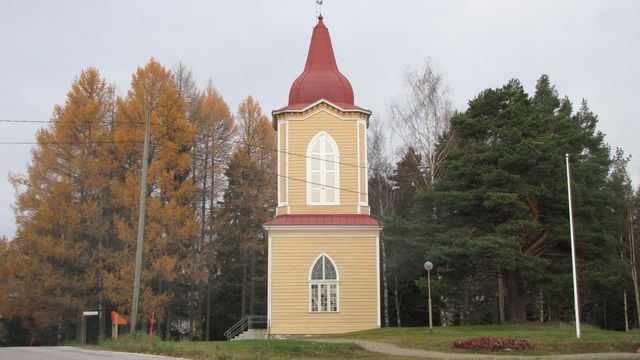 Kirkon tapuli.&nbsp;(Niina Ahlfors&nbsp;lokakuu 2012)