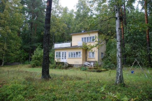 Ellosen funkishuvila&nbsp;(Miikka Kurri&nbsp;15.9.2011)