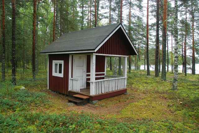 Leikkimökki, rakennettu 1930-luvun jälkipuolella.&nbsp;(Miikka Kurri&nbsp;15.9.2011)