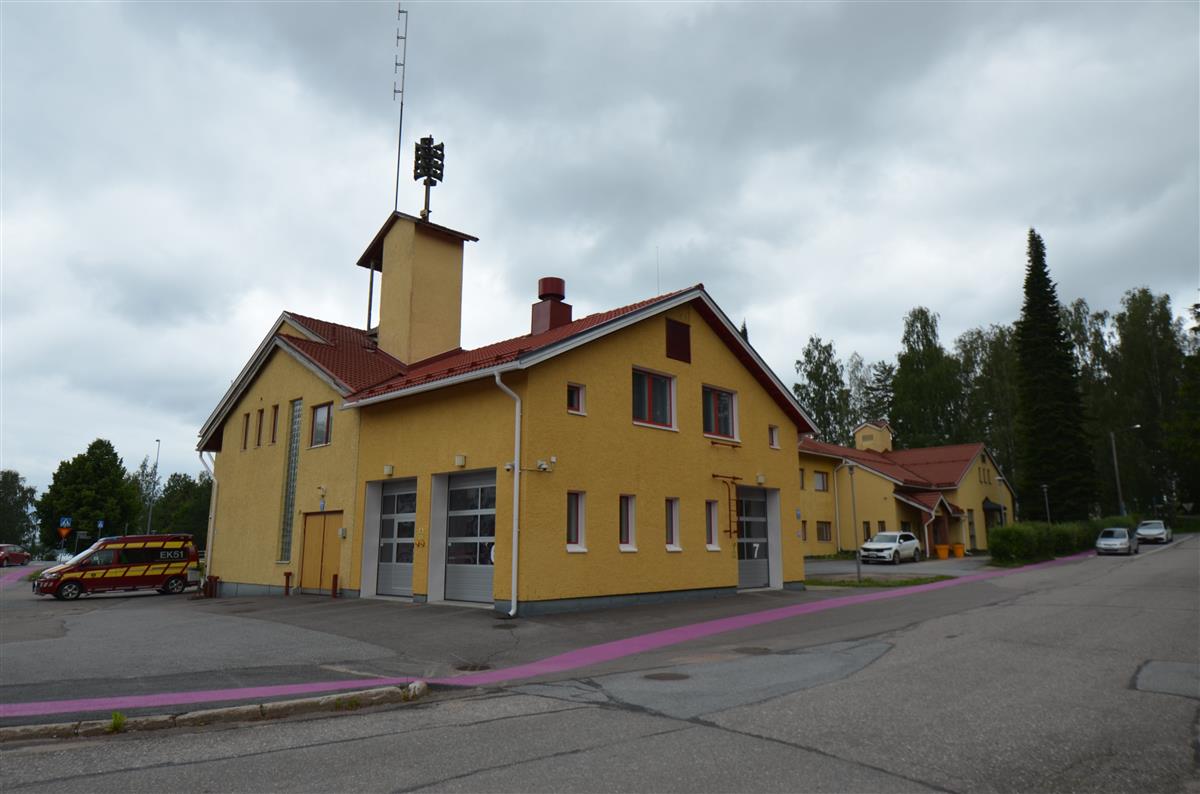 Savitaipaleen kirjasto-paloasema etelästä päin kuvattuna.&nbsp;(Päivi Makkonen&nbsp;2025)
