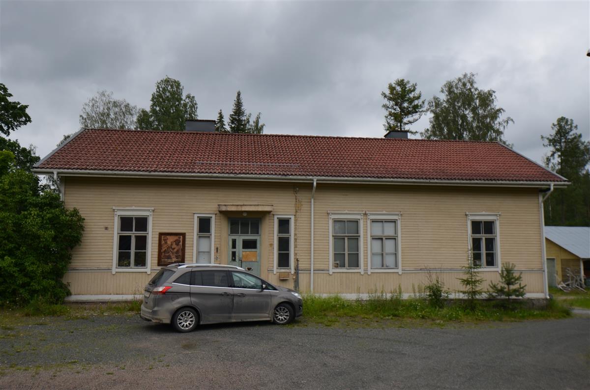 Savitaipaleen pitäjäntupa Kaijanlahdentieltä, kaakosta päin kuvattuna.&nbsp;(Päivi Makkonen&nbsp;2025)