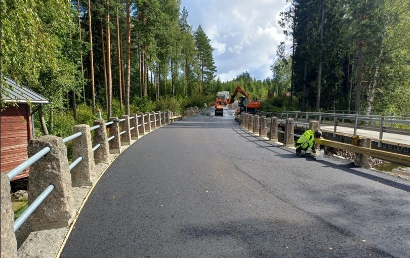 Kärnäkosken siltaremontti valmistumassa.&nbsp;(Erkki Munter&nbsp;27.8.2025)