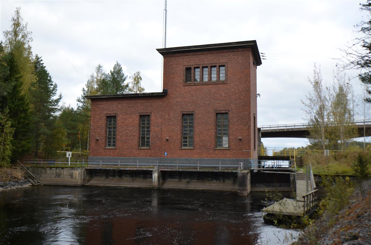 Vehkataipaleen pumppuasema lounaasta päin kuvattuna.&nbsp;(Päivi Makkonen&nbsp;2025)