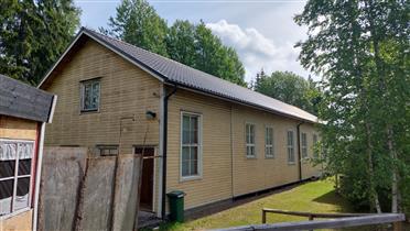 Kuva: Rakennuksen runko-osan päätyä.&nbsp;(Dan Ronimus&nbsp;06/2022)