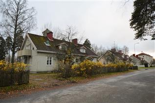 Kuva: Parkkarilankatu 47 koillisesta päin kuvattuna.&nbsp;(Päivi Makkonen&nbsp;2025)