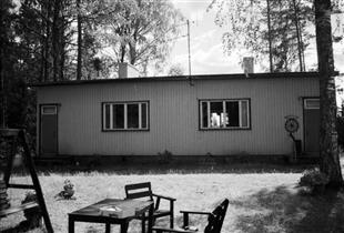 Kuva: Asuinrakennus koillisesta.&nbsp;(Iiris Virtasalo&nbsp;1999)