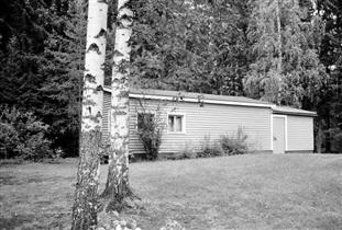 Kuva: Varasto etelästä.&nbsp;(Iiris Virtasalo&nbsp;1999)