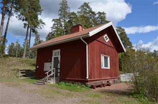 Kuva: Arestirakennus lounaasta päin kuvattuna.&nbsp;(Päivi Makkonen&nbsp;2026)