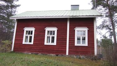 Kuva: Julkisivu lounaaseen.&nbsp;(Niina Ahlfors&nbsp;lokakuu 2012)