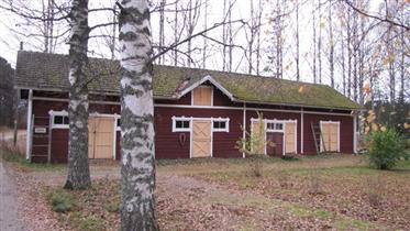 Kuva: Aittarakennus.&nbsp;(Niina Ahlfors&nbsp;lokakuu 2012)