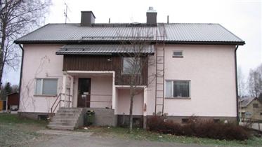 Kuva: Niukkalan kirjasto kaakosta.&nbsp;(Niina Ahlfors&nbsp;lokakuu 2012)