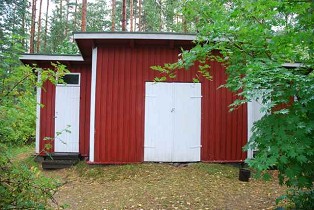 Kuva: Halkovaja/ulkohuonerakennus.&nbsp;(Miikka Kurri&nbsp;15.9.2011)