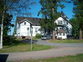Kuva: Olkkolan hovin päärakennus.&nbsp;(Pöyry Environment oy/Matti Veijovuori&nbsp;2007)