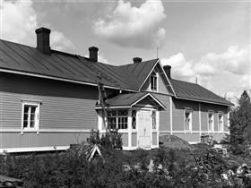 Kuva: Vanhakartanon päärakennus.&nbsp;(Arto Hämäläinen&nbsp;1987)